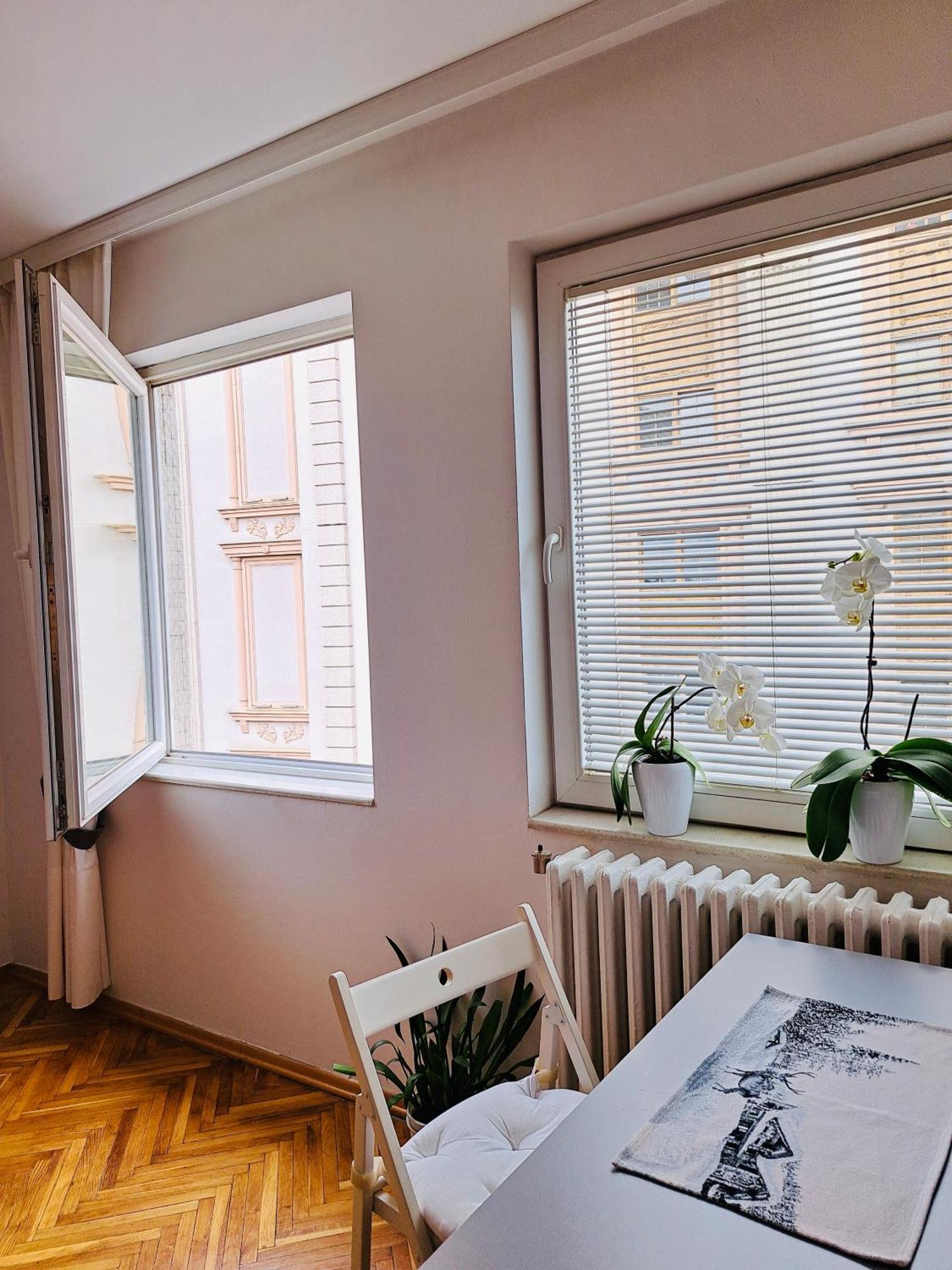 Uma- Urban Mini Apartment Скопье Экстерьер фото